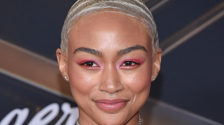 Tati Gabrielle gülümsüyor