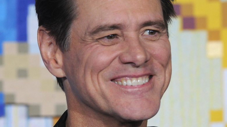 Jim Carrey smiling at event