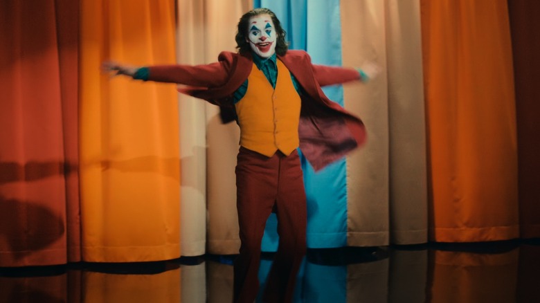 Joker and Harley dancing silhouete