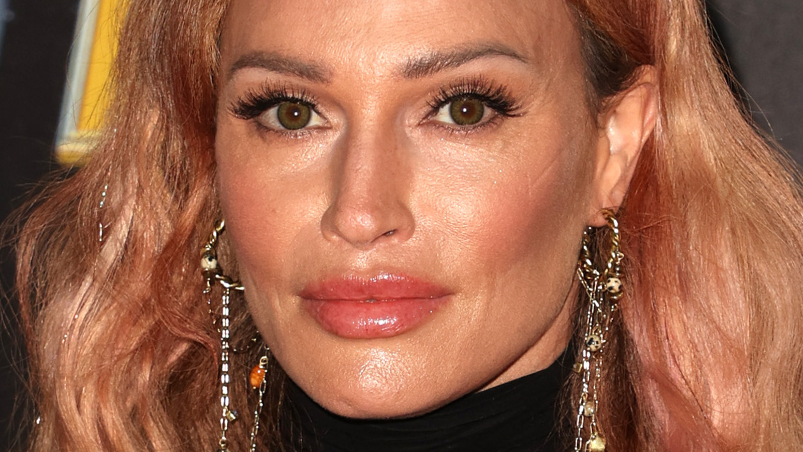 Jolene Blalock Relied On Her Eyes To Portray The Stoicism Of Star Trek