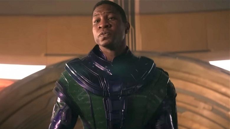 Kang standing head tilt