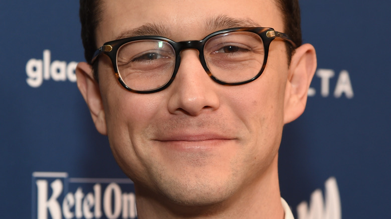 Joseph Gordon-Levitt smiling