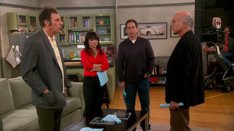 Julia stands on Seinfeld set with co-stars