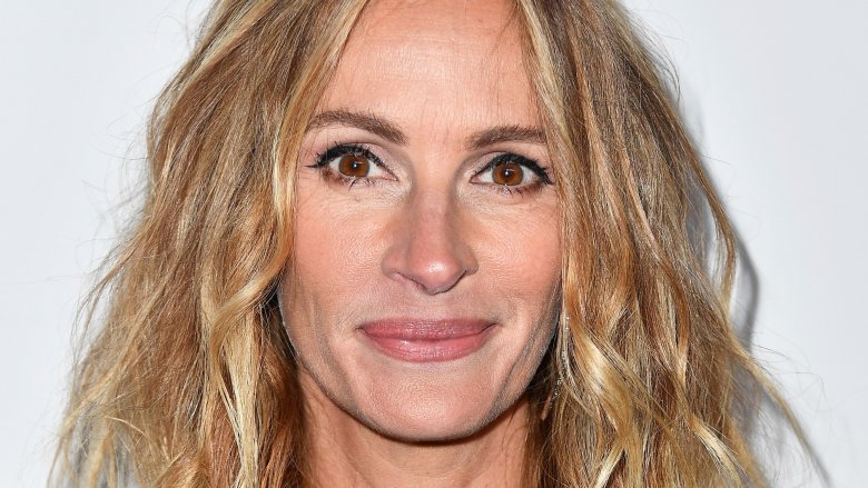 Julia Roberts Investigates Crimes In First Look At Amazon Series Homecoming