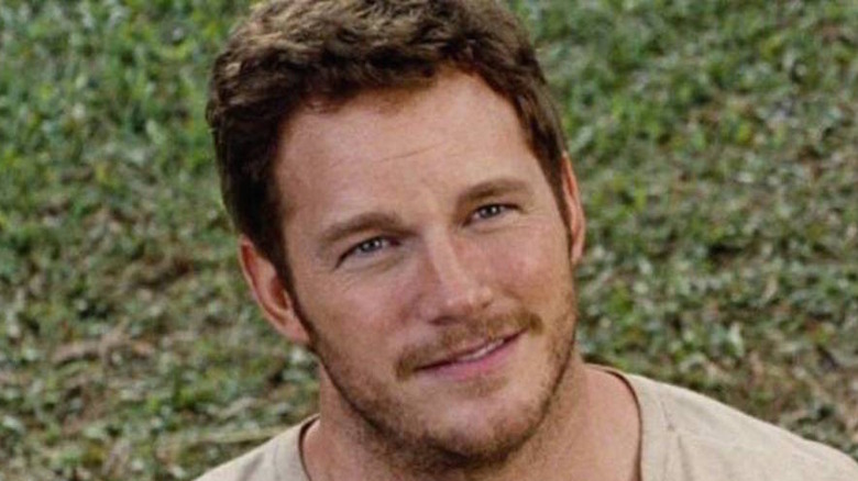 Chris Pratt hunting dinos