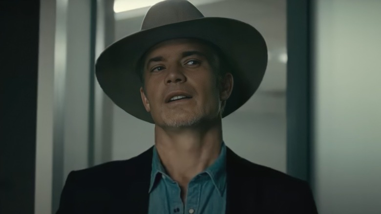 Raylan Givens talking