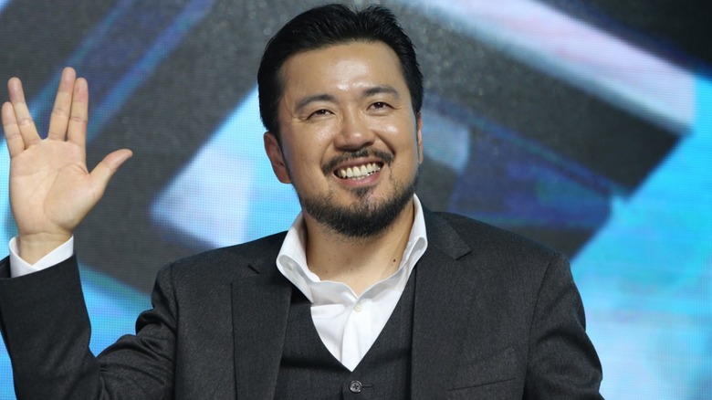 Justin Lin making Vulcan salute