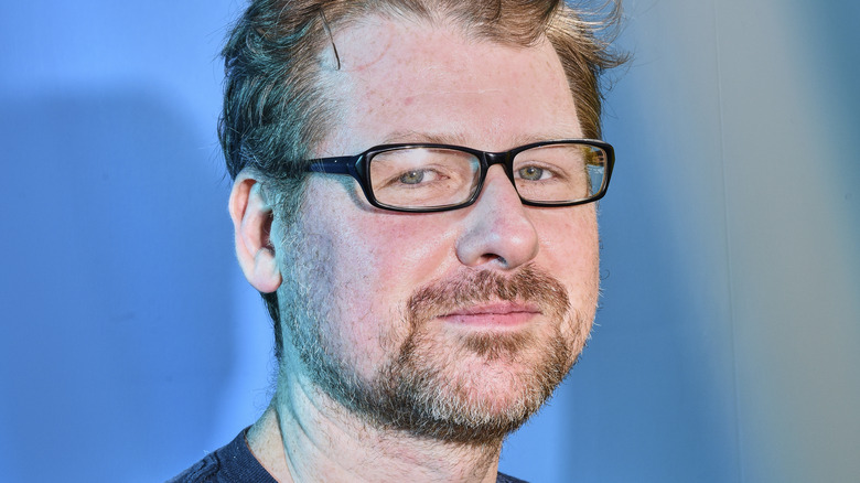 Justin Roiland posing at Comic Con