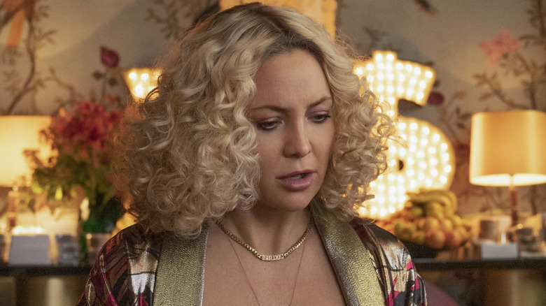 Birdie talking to Peg