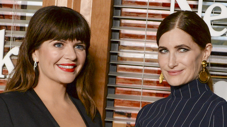 Casey Wilson and Kathryn Hahn posing