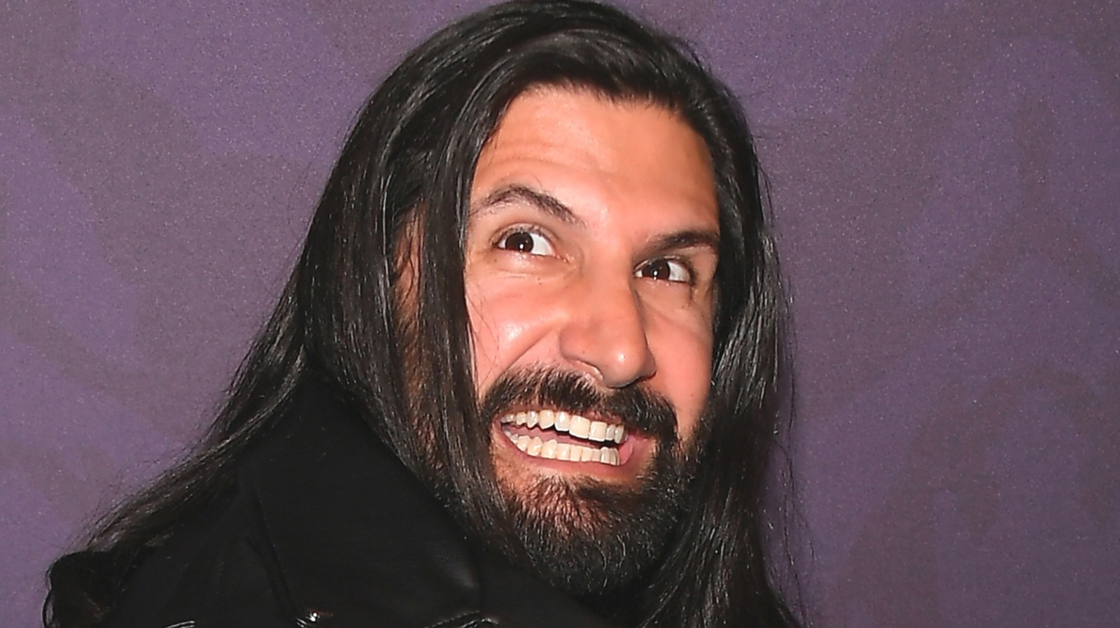 Kayvan Novak&rsquo;s Instagram, Twitter & Facebook on IDCrawl