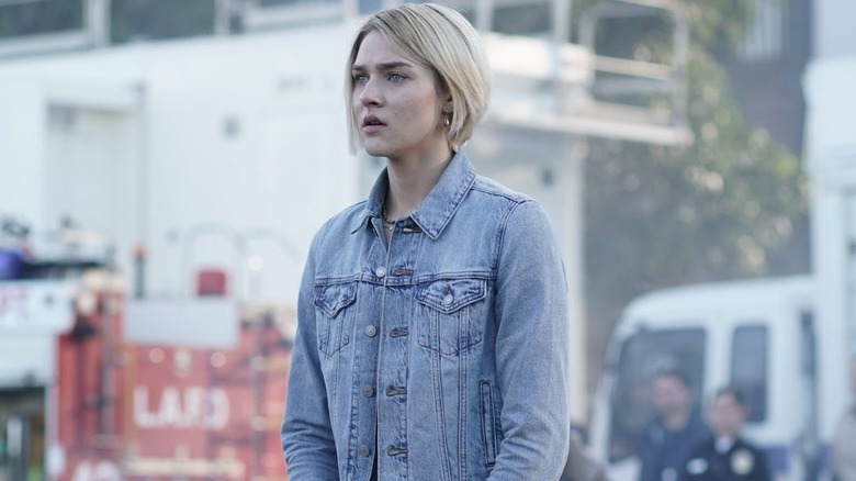 Zyra Gorecki as Izzy Harris