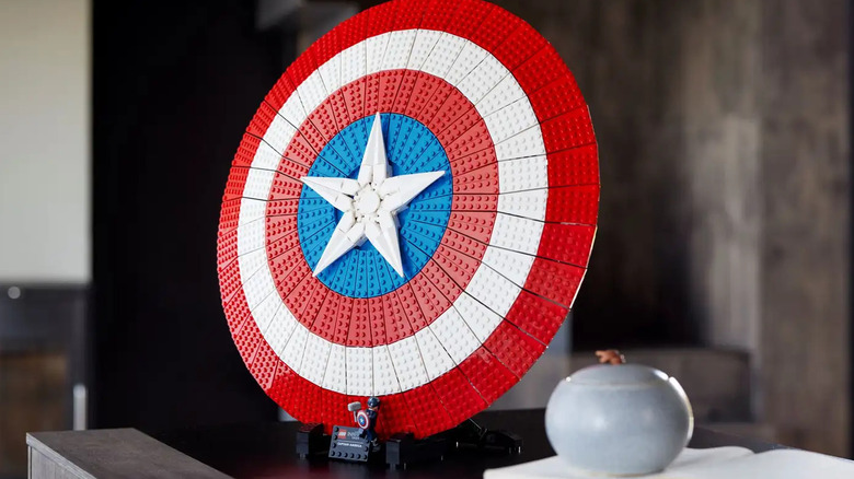 Captain America's LEGO shield 