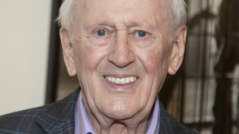 Len Cariou smiling