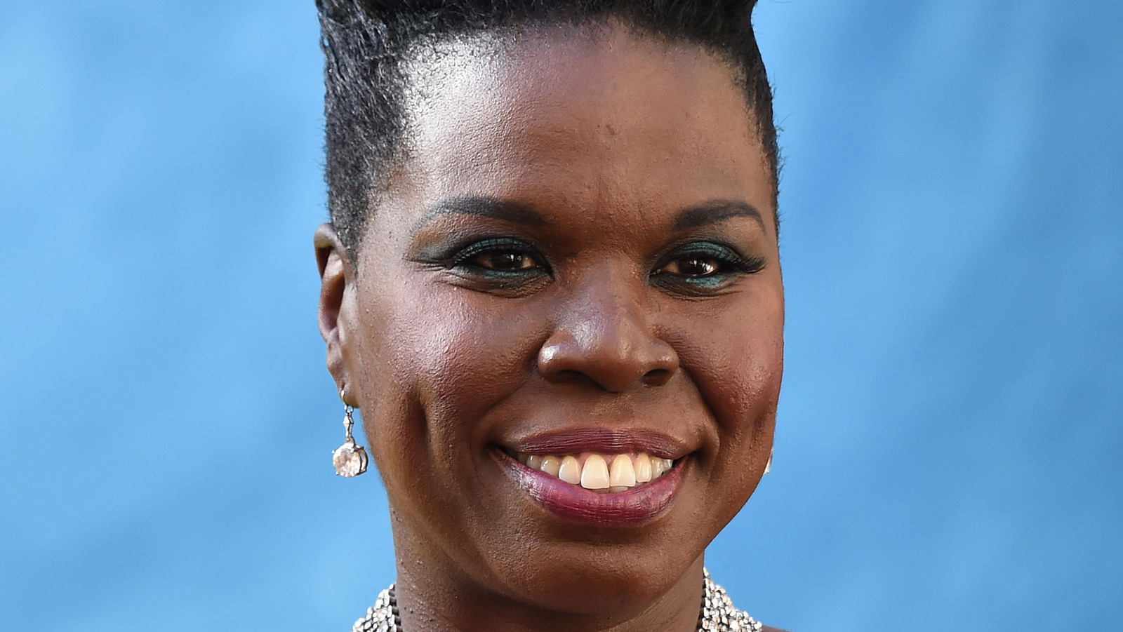 Leslie jones. Лесли джонс охотники за привидениями. Лесли симпсон. Джонс, лесли горячие. Лесли джонс.