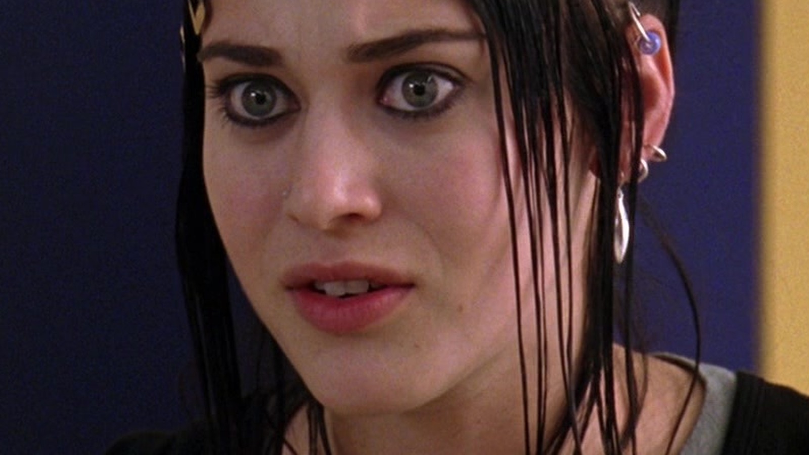 Lizzy Caplan Felt Typecast After Playing Janis Ian In Mean Girls