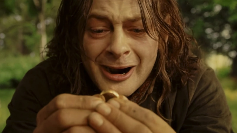 Sméagol holding the One Ring
