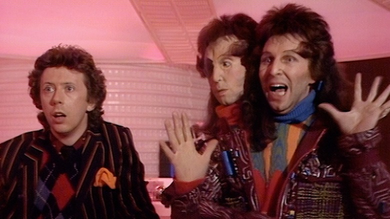 Ford Prefect and Zaphod Beeblebrox looking surprised in "The Hitchhiker's Guide to the Galaxy"