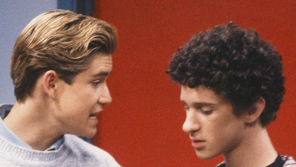 Zack and Screech talking on Saved by the Bell