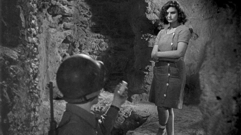 An American soldier shouts out to an Italian woman in "Paisan" (1946)