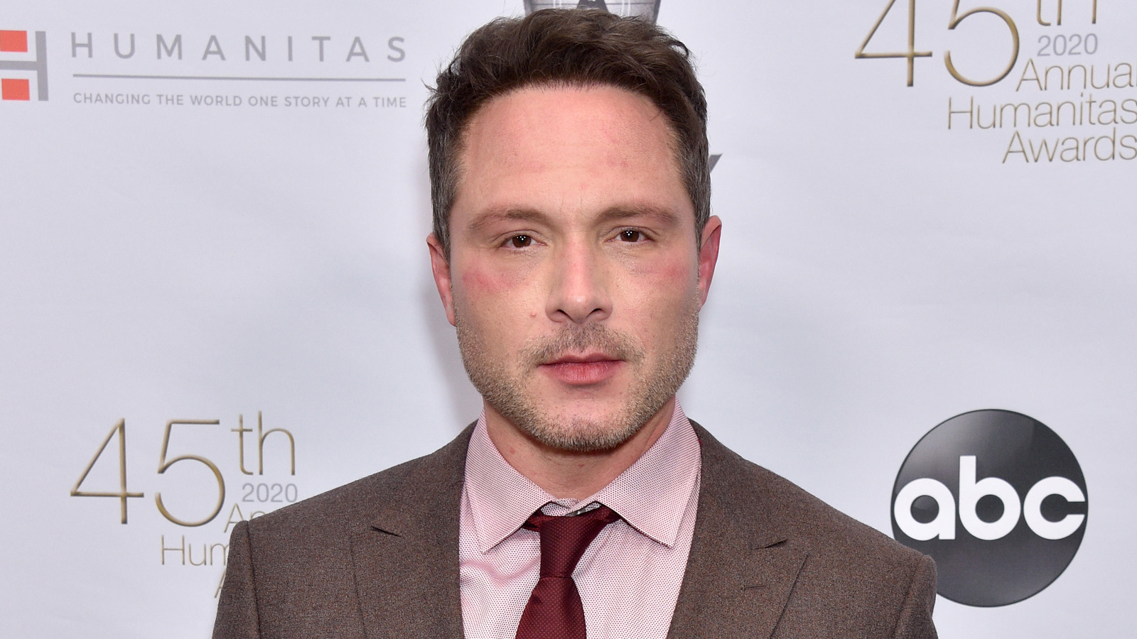 Nicholas austin «nic» pizzolatto. Pizzolatto. ник пиццолатто 2022. ник пиццолатто в настоящем детективе. ник пиццолатто.