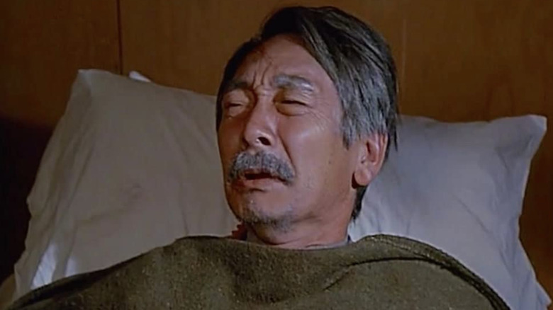 Whiplash lies in bed on "M*A*S*H"