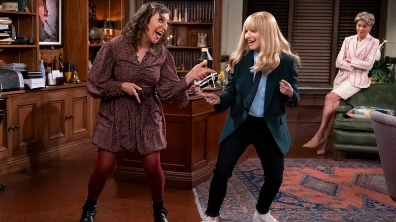 Mayim Bialik and Abby Stone dance in 