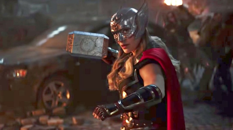 Jane holds Mjolnir
