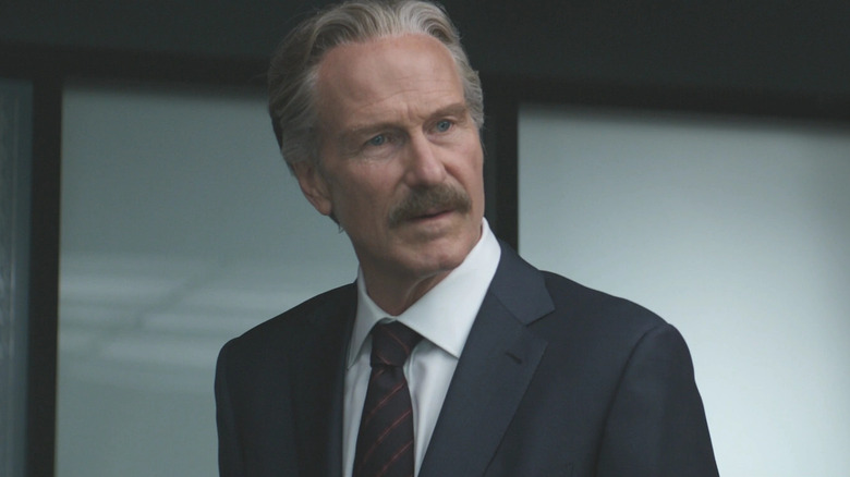 General Ross turns his head