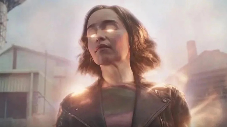 G'iah powers up and glows in Secret Invasion