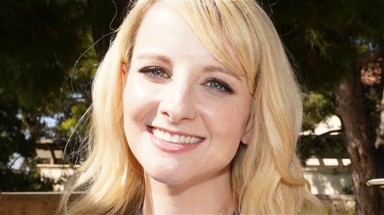 Melissa Rauch grinning