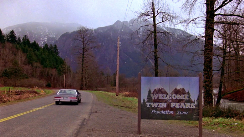 Twin Peaks welcome sign
