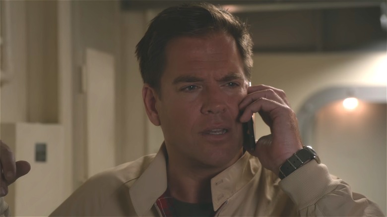 Anthony DiNozzo talking on a phone