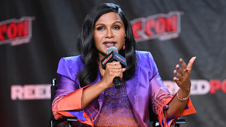 Mindy Kaling talking at New York Comic Con