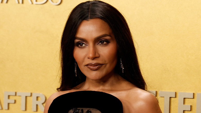 Mindy Kaling posing at the 32nd Annual Actor Awards (2026)
