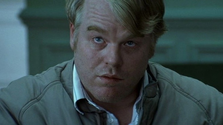 Freddie Lounds listening