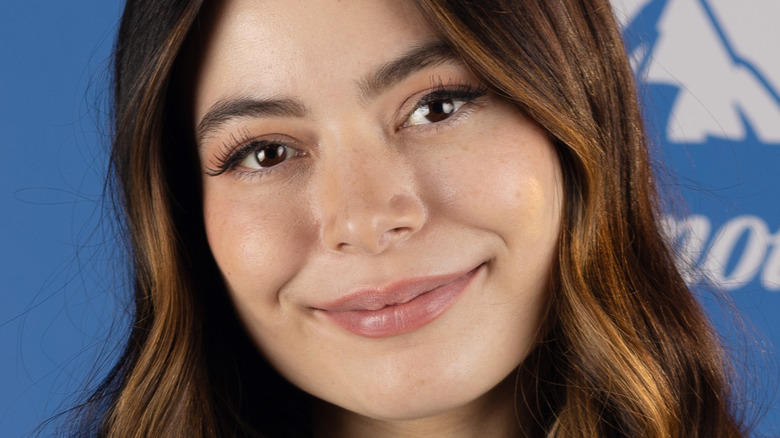 Miranda Cosgrove smiling