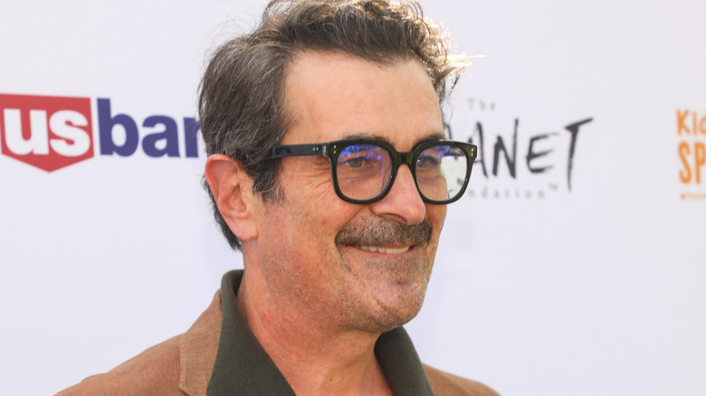 Ty Burrell posing at the 2023 Kids In The Spotlight Film Awards at Paramount Pictures Studios (2023)