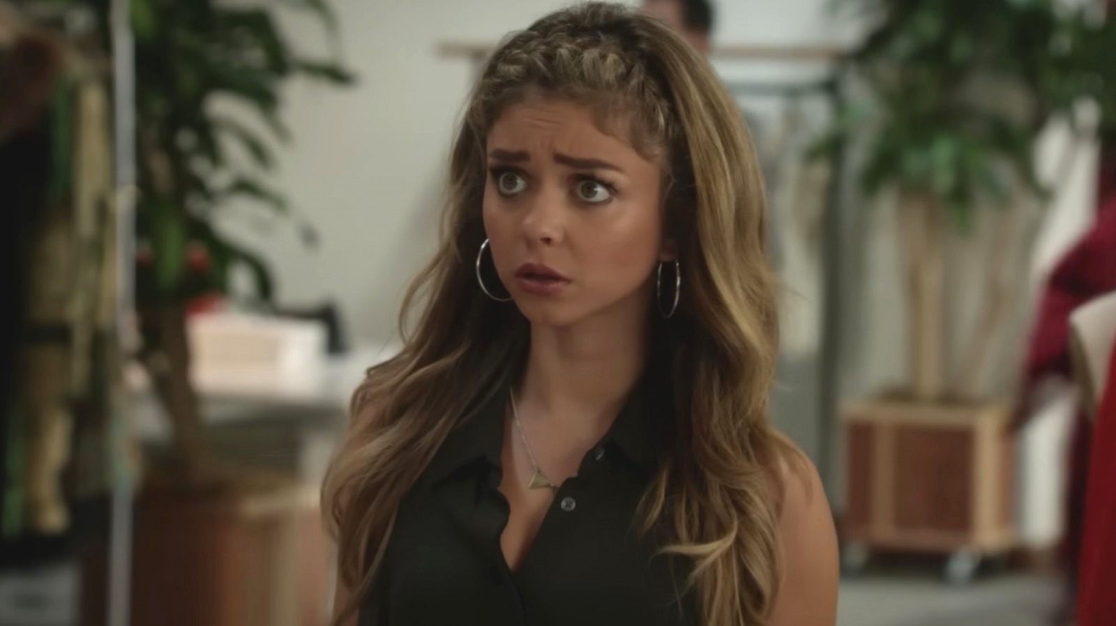 Modern Family The Real Reason Haley Appeared To Wear A Wig