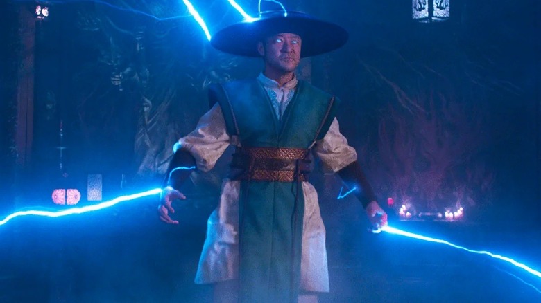 Raiden using his powers in Mortal Kombat 2