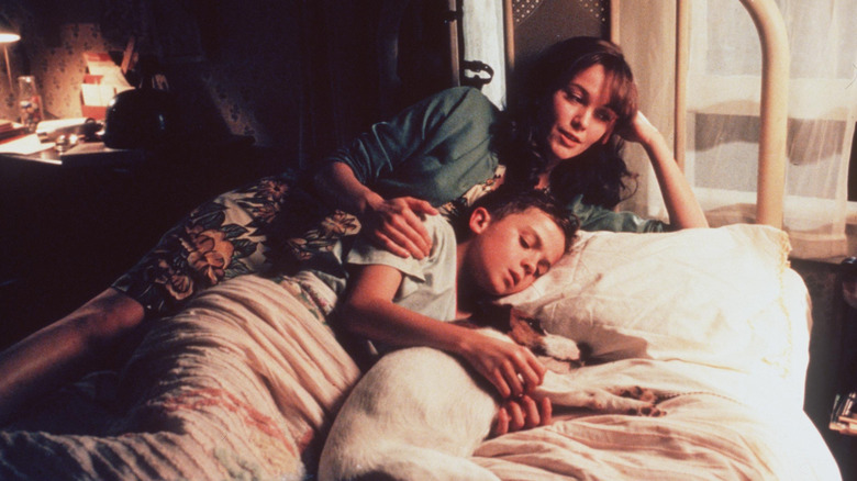 Diane Lane and Frankie Muniz in My Dog Skip