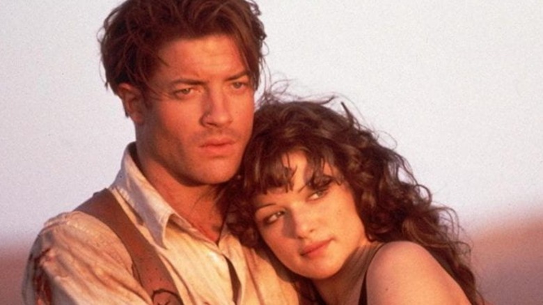 Rick and Evelyn embracing in "The Mummy."