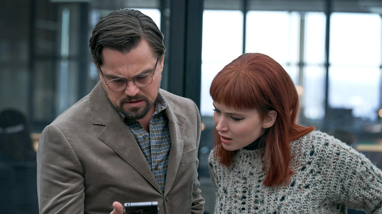 Kate and Randall reading the news in "Don't Look Up"