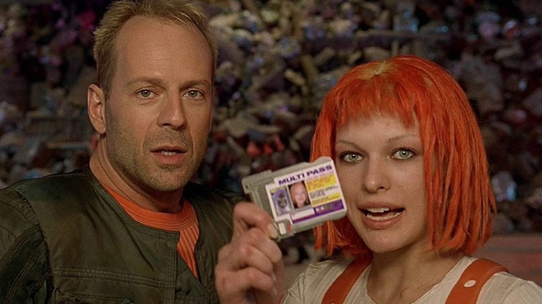 Korben and Leeloo showing her Multipass in "The Fifth Element"