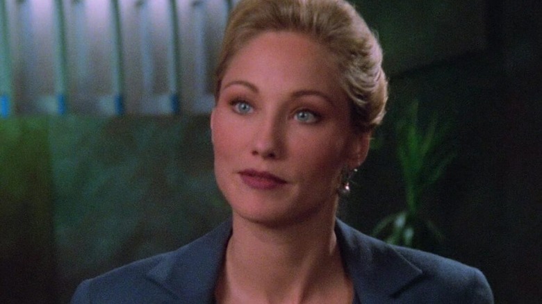 Julie Musante tilts her head in Babylon 5