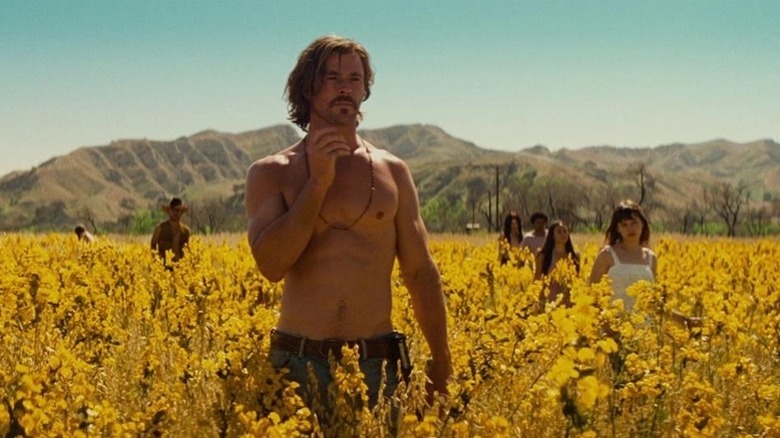 Chris Hemsworth shirtless