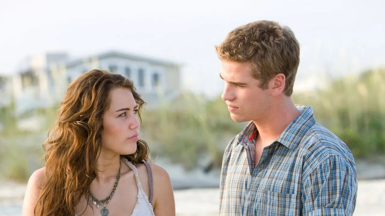 Ronnie and Will on the beach in The Last Song