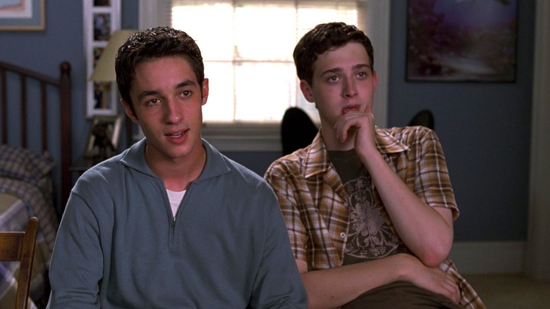 Kevin Myers and Paul Finch watching their computer in American Pie (1999)