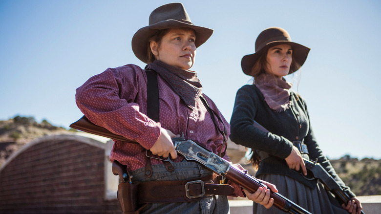 Mary Agnes and Alice holding guns in Godless