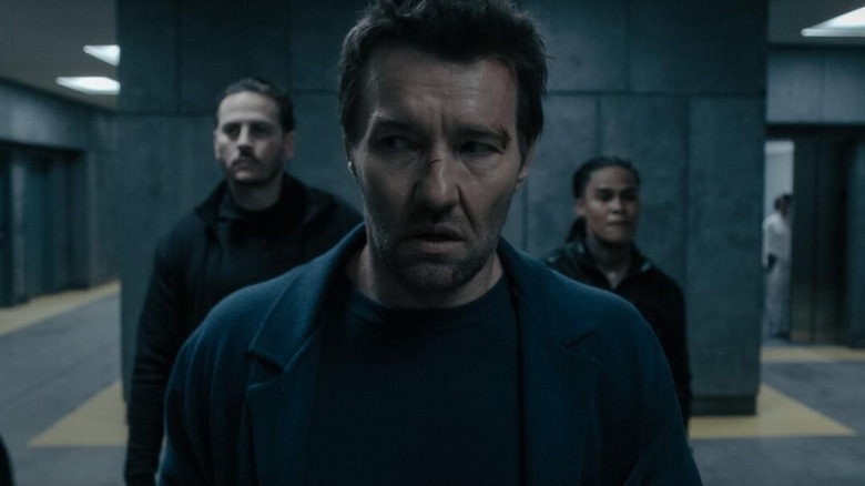 Jason looking over his shoulder in "Dark Matter" (2024-present)